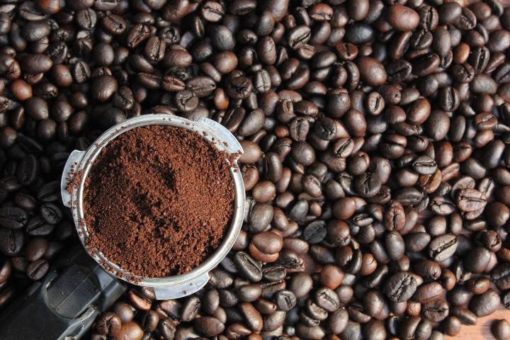 Installation et nettoyage de distributeurs automatiques de café.